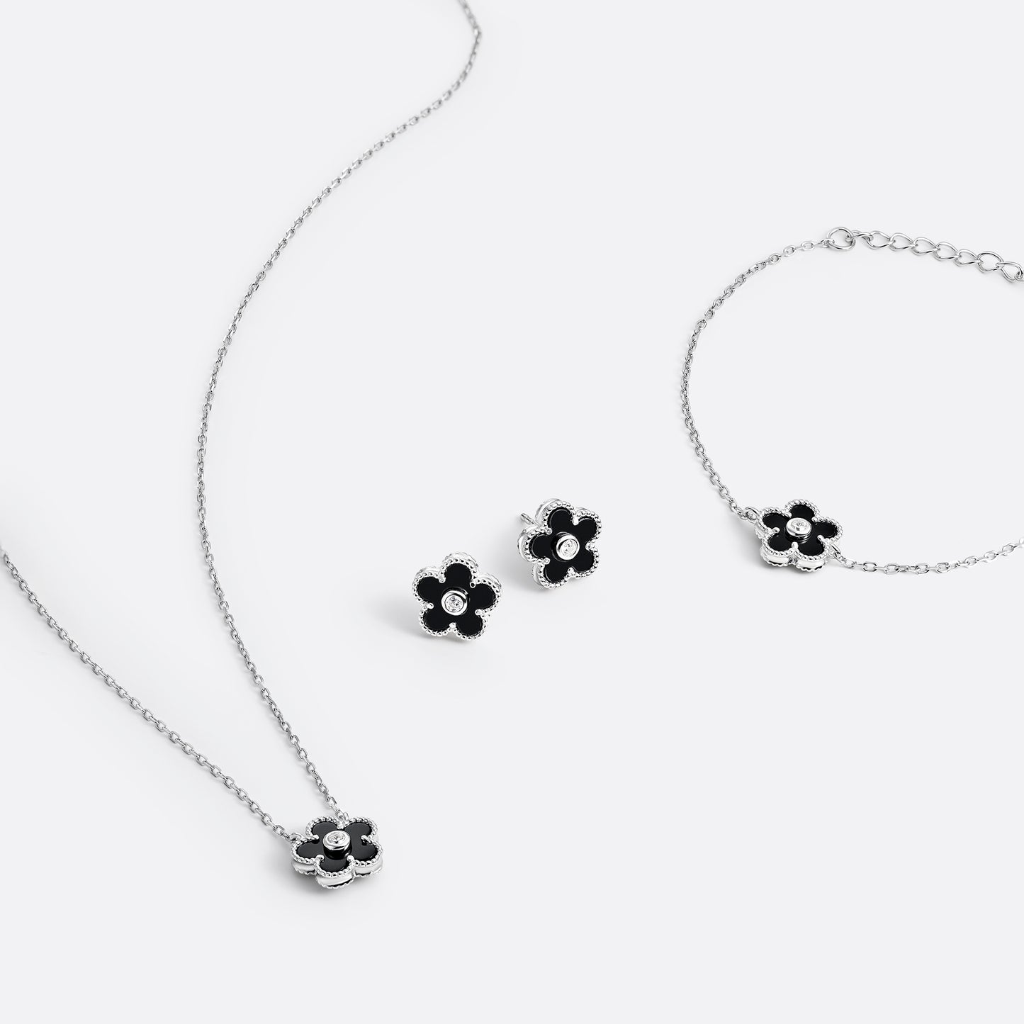 Collar flor de ónix y circonita central