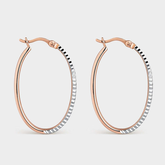 Zweifarbige Creolen mit diamantgeschliffener Textur