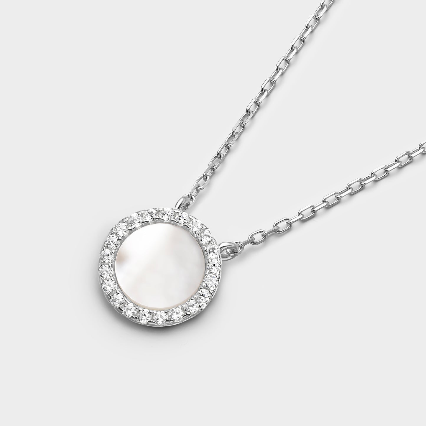 Collar círculo grande madre perla y circonitas blancas