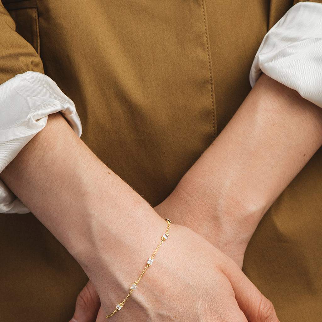 18 Karat vergoldetes Armband mit rechteckigen Zirkonen