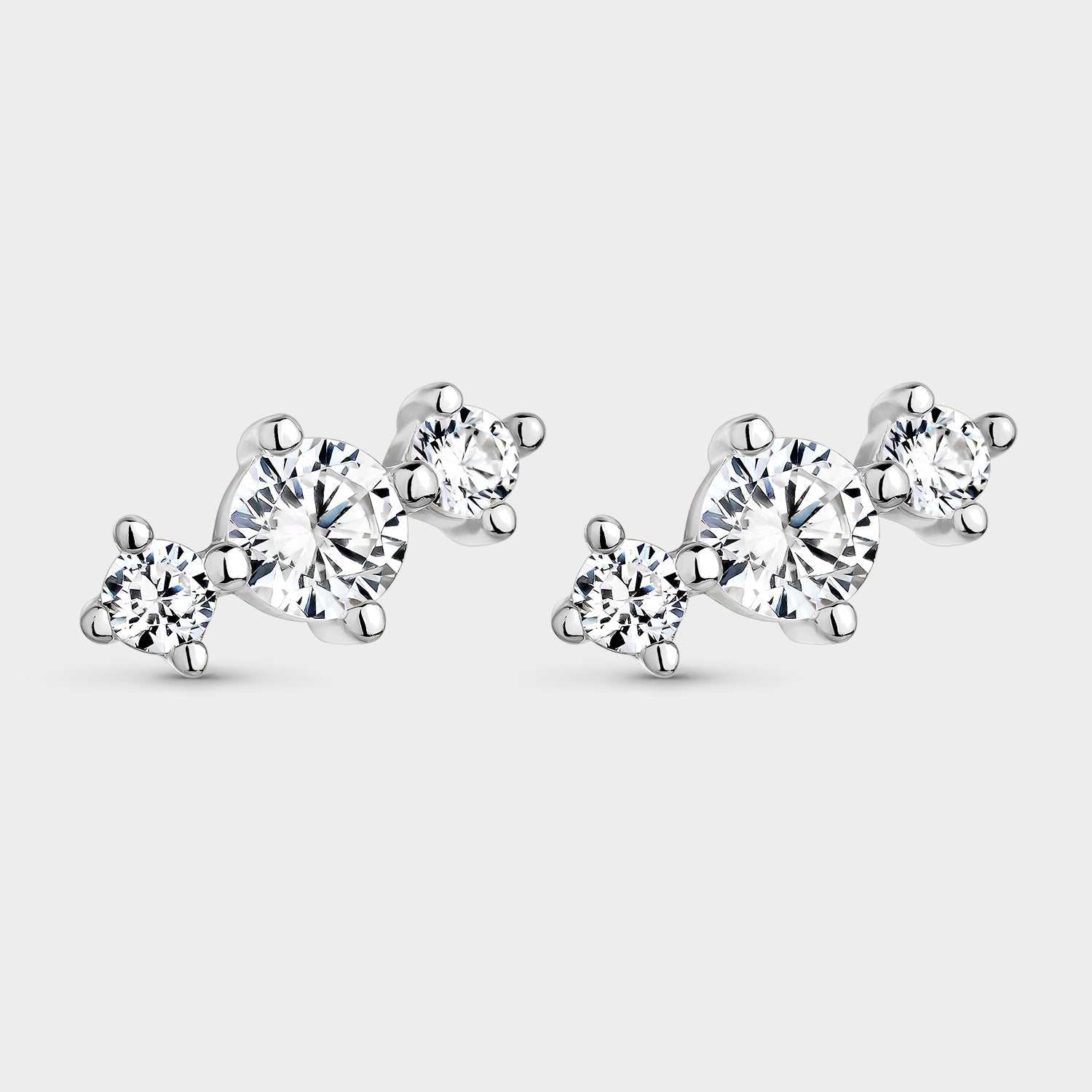 Pendientes de plata con circonitas blancas en garras