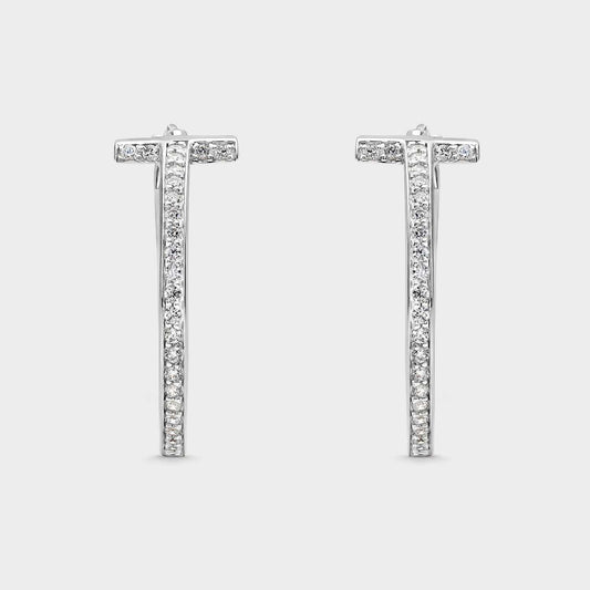 Pendientes de plata con letra T y circonitas blancas
