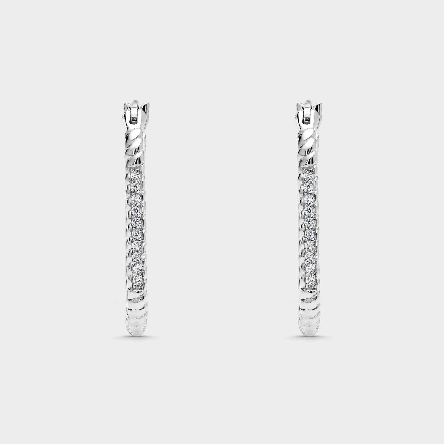 Pendientes criollas forma rectangular y circonitas blancas