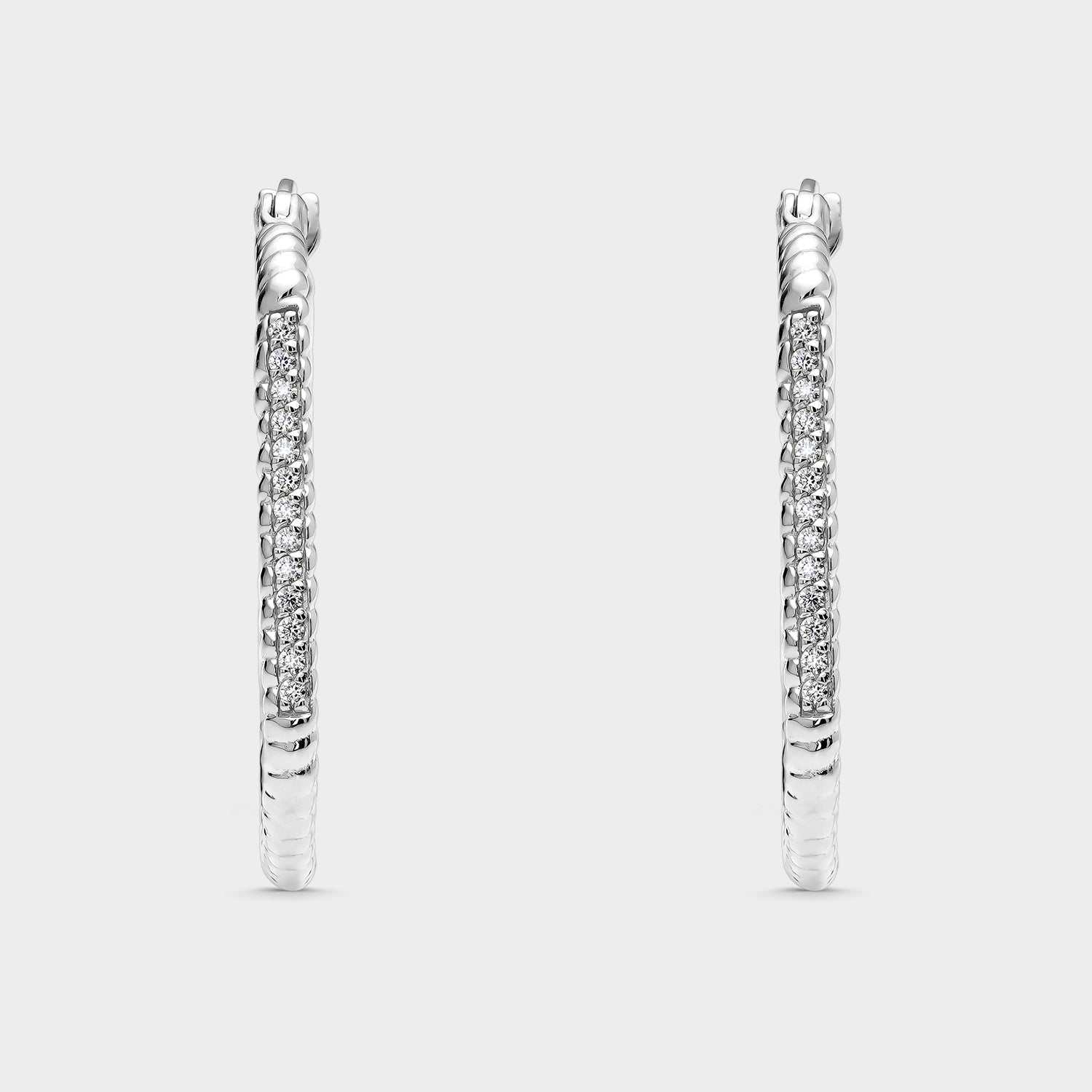 Pendientes criollas forma rectangular y circonitas blancas