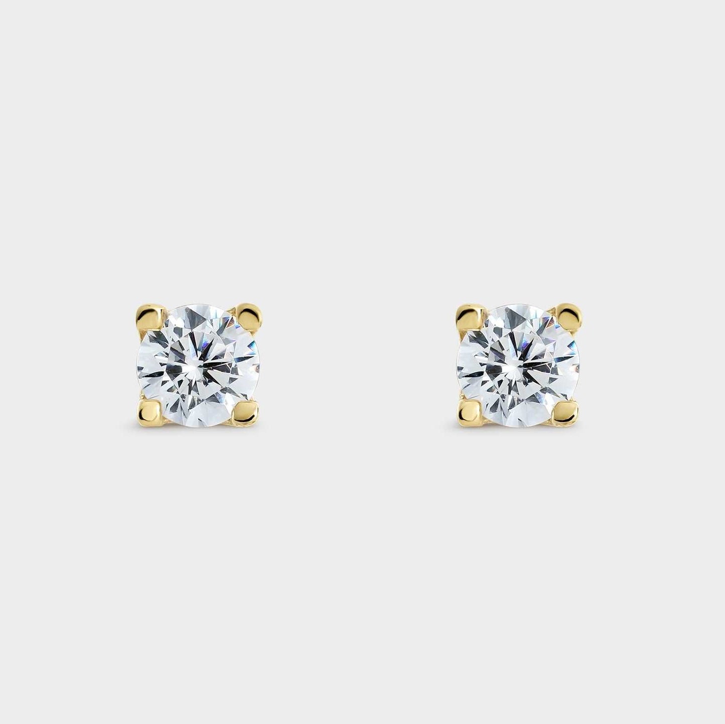 Pendientes de plata chapado en oro amarillo, montado sobre 4 garras con circonita de 3,8 mm