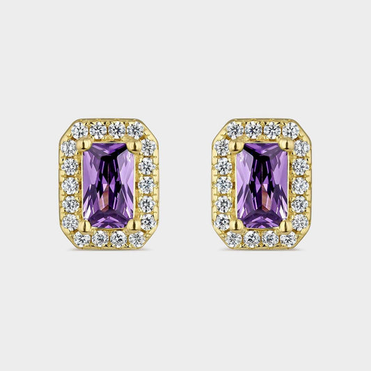 Pendientes de plata bañada en oro amarillo con circonita rectangular engastada en 4 garras color amatista rodeada de circonitas pequeñas blancas