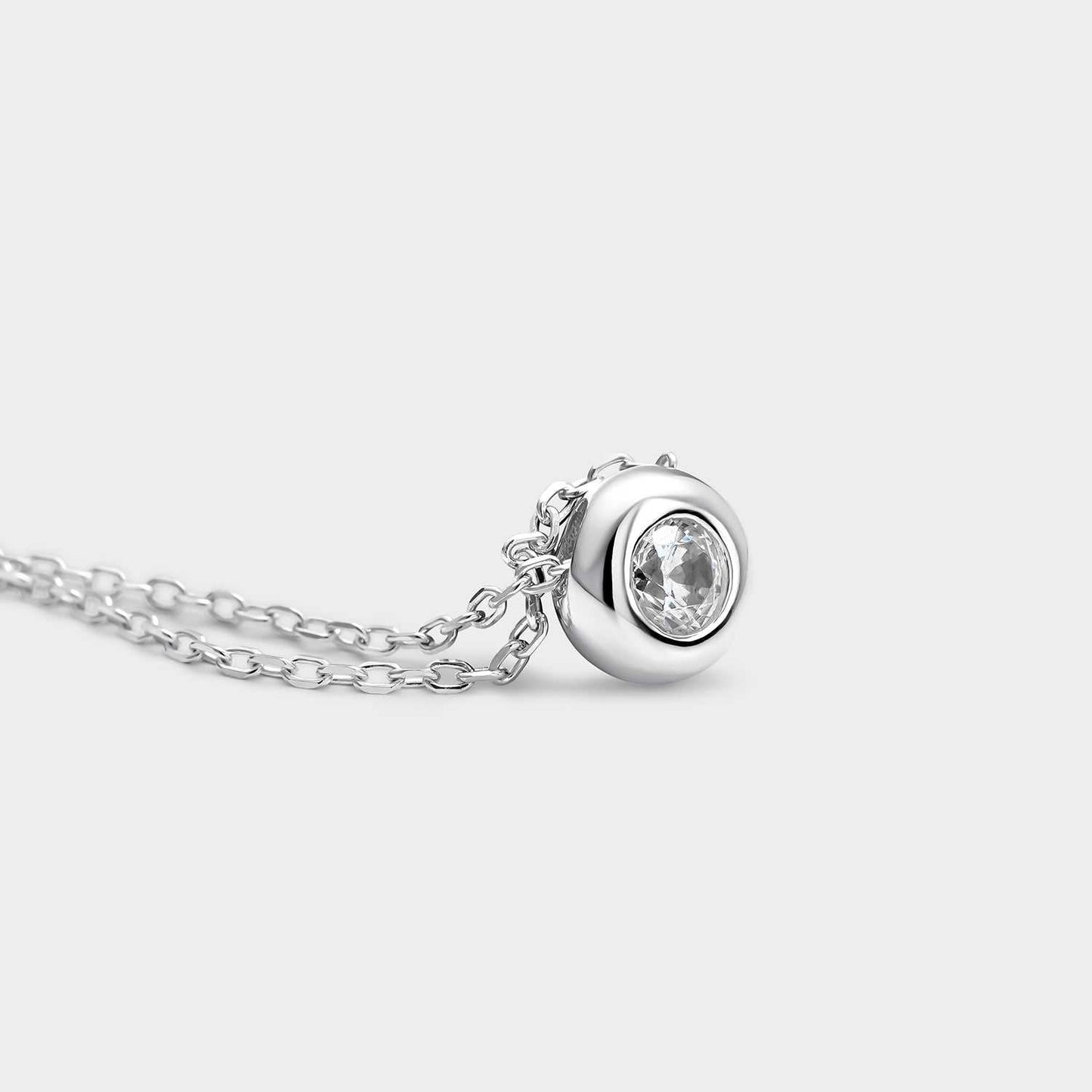 Collar de plata con circonita de 3,8 mm engastado en bisel