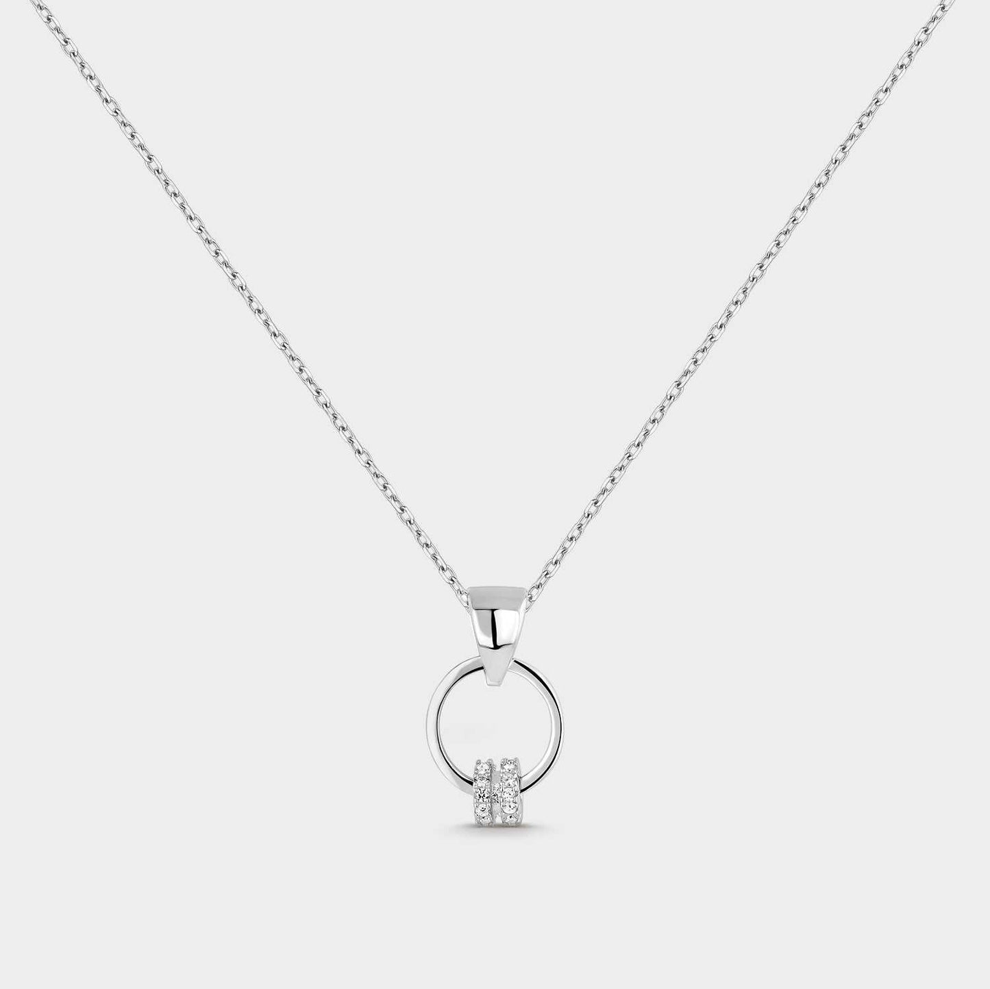Collar de plata con circonitas blancas en forma circular
