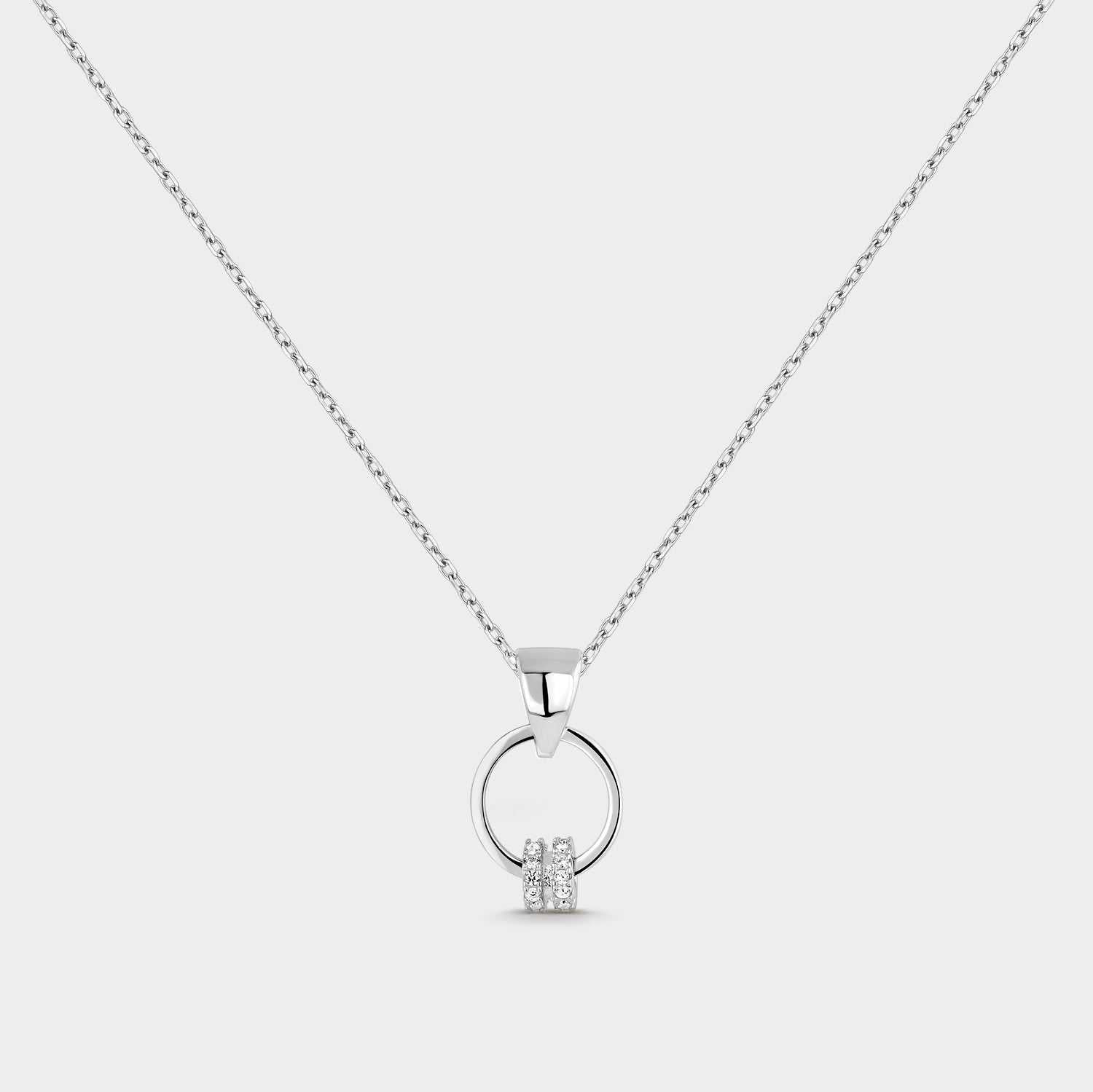 Collar de plata con circonitas blancas en forma circular