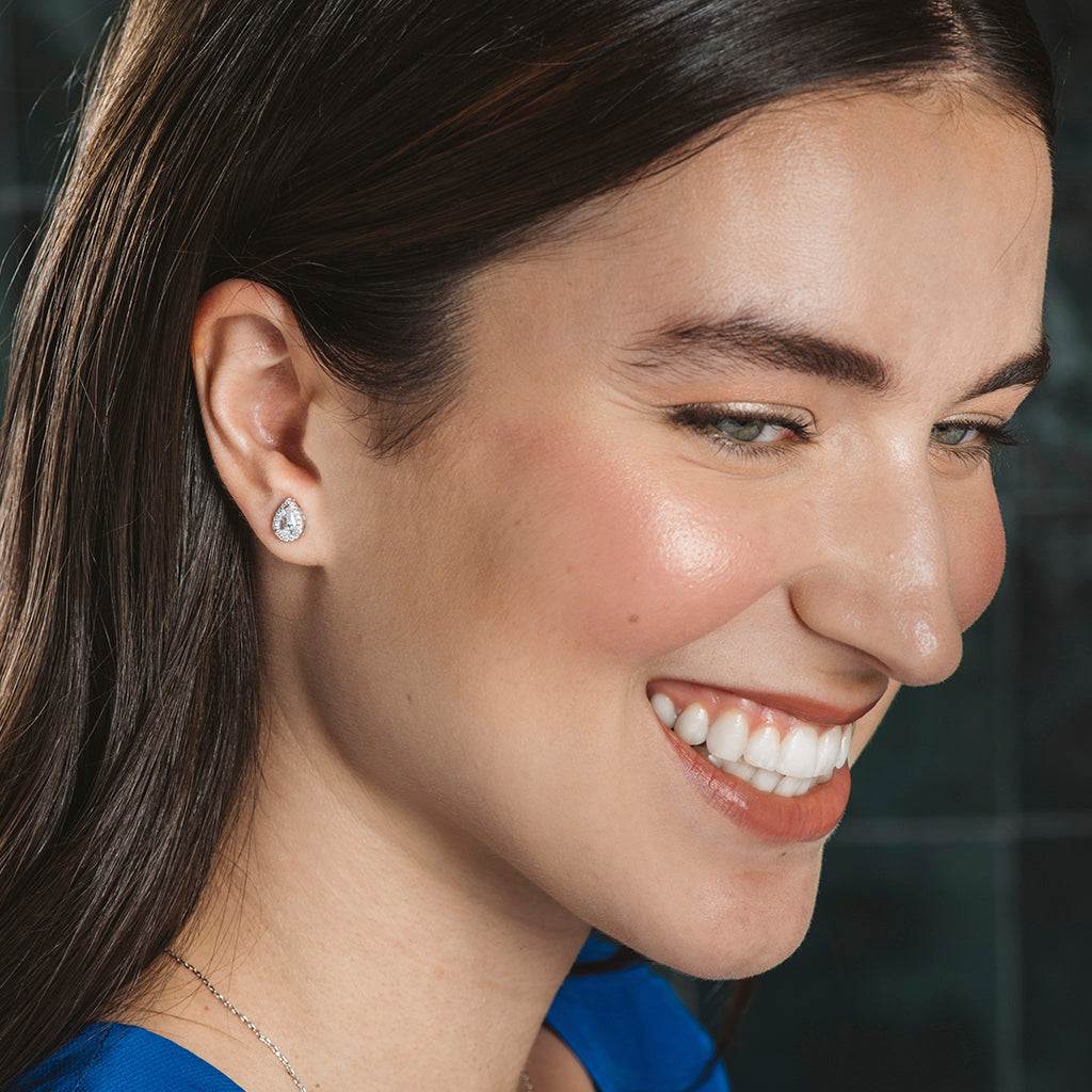 Conjunto en lágrima de collar y pendientes en plata con circonitas blancas