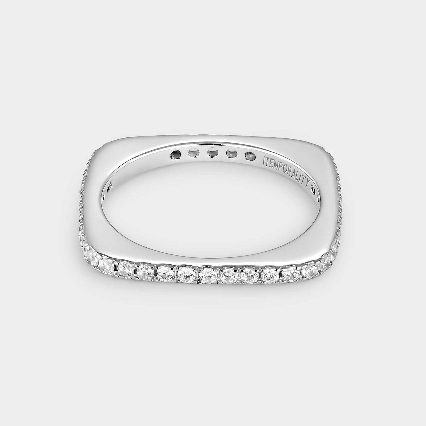 Silberring mit quadratischer Form und weißen Zirkonen