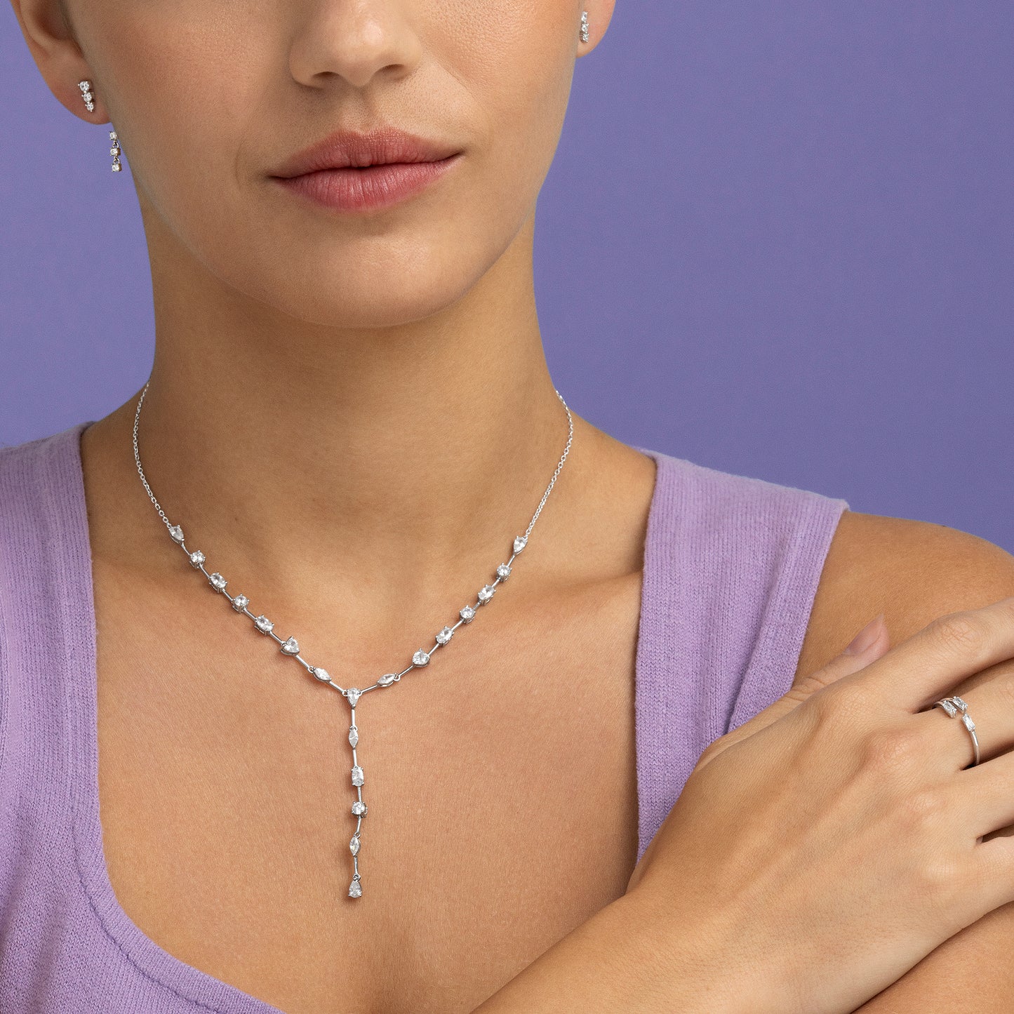 Collar de plata y circonitas tipo corbata