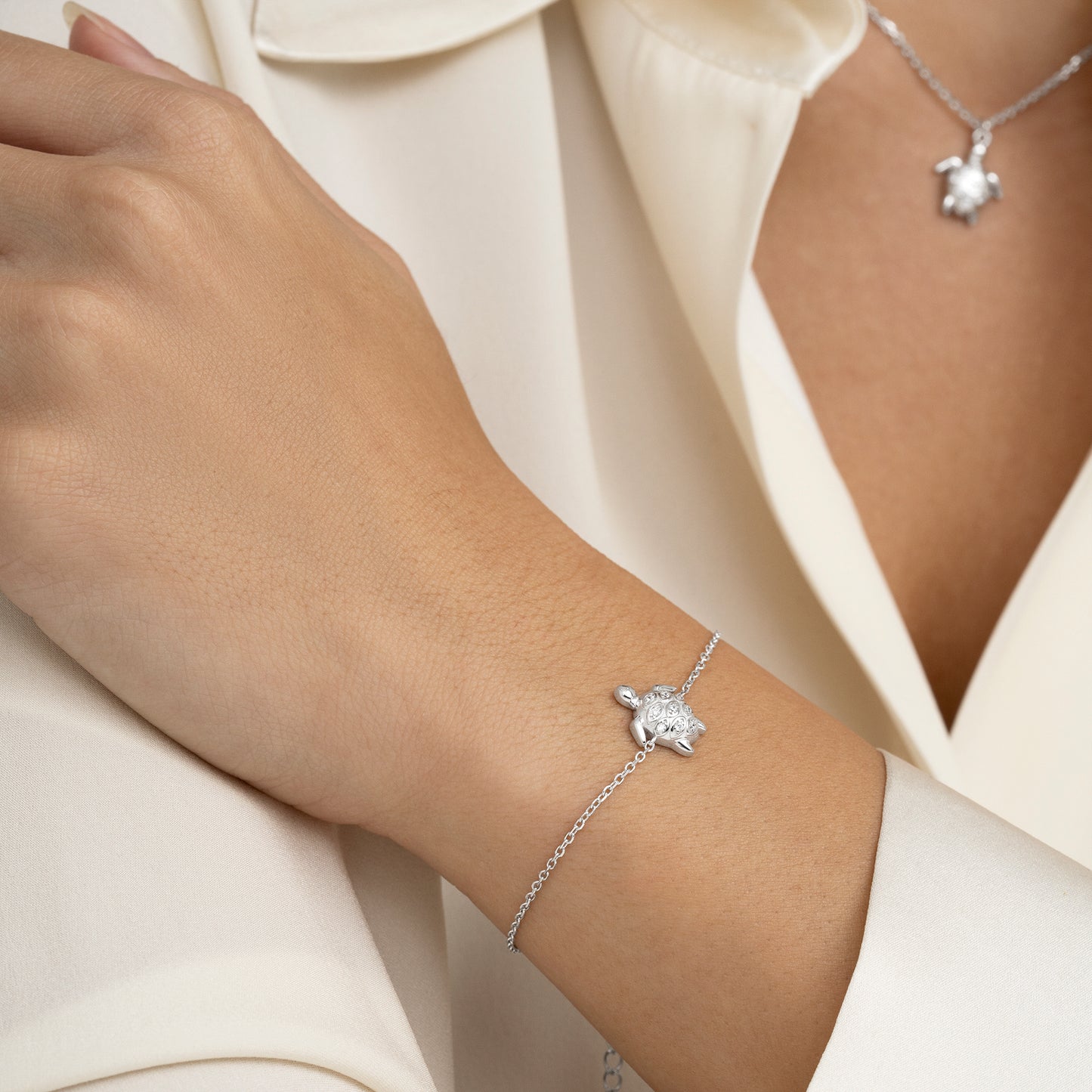 Pulsera de plata y circonitas tortuga