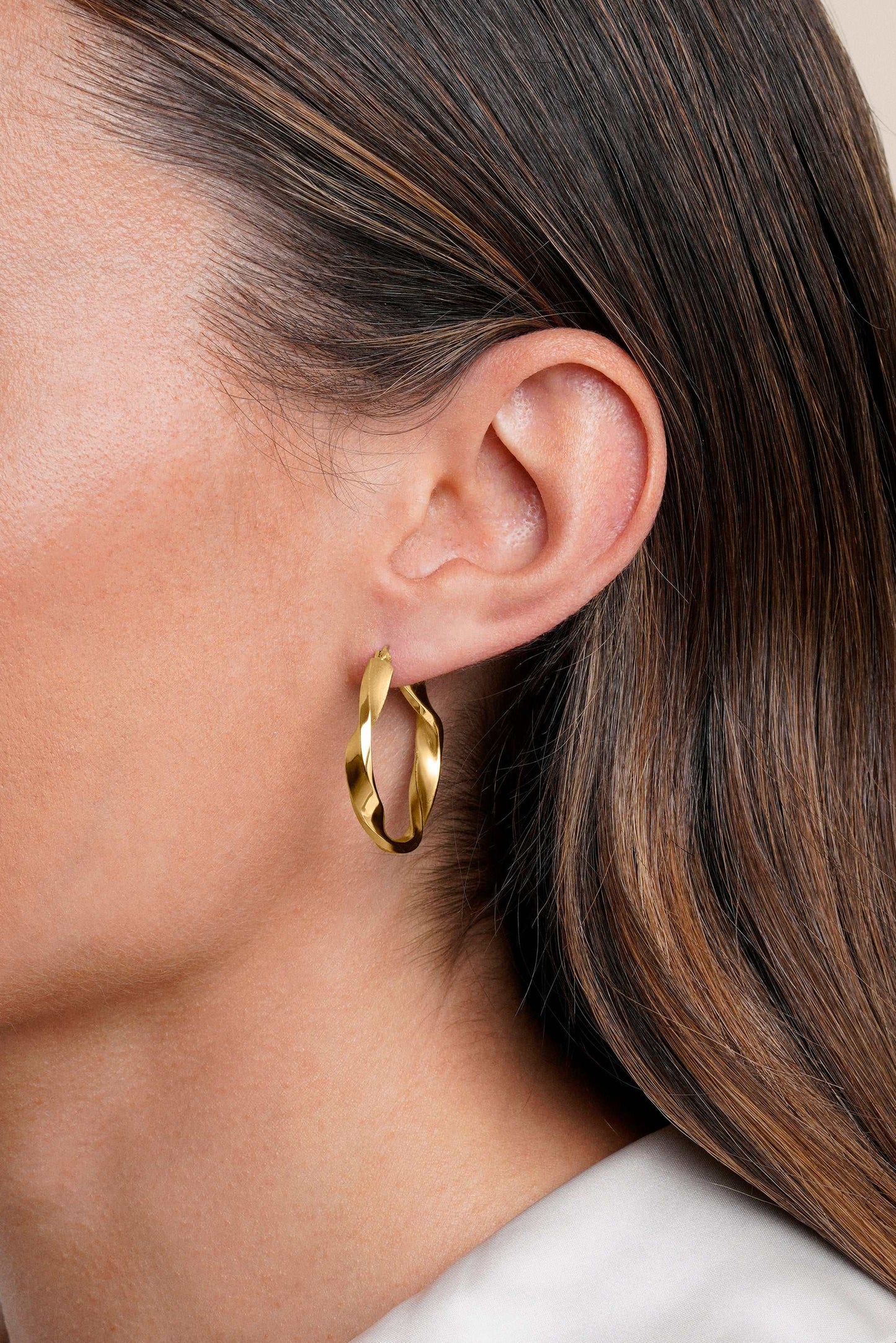 Aros brillo y mate plata bañada en oro 20mm