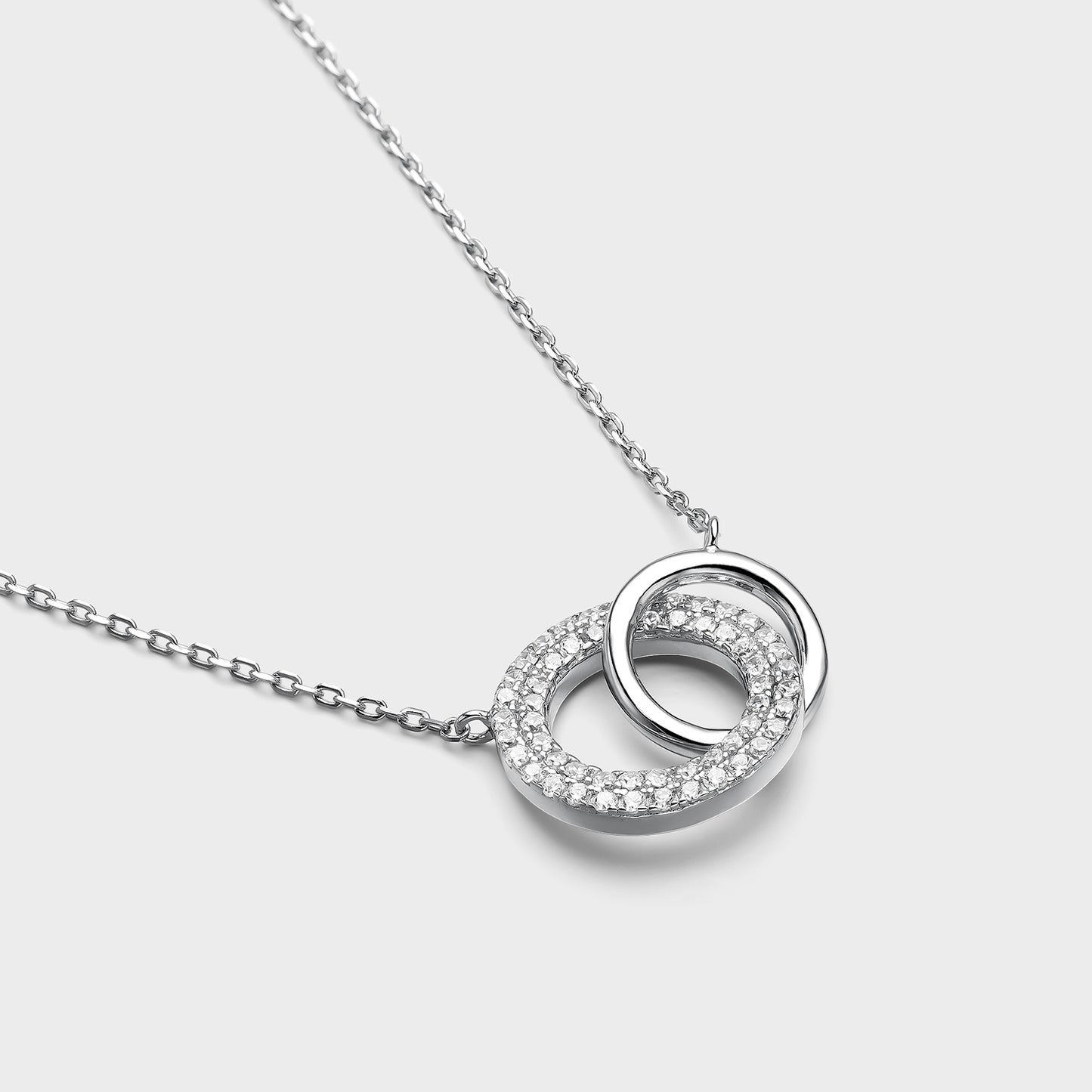 Collar de plata círculos enlazados