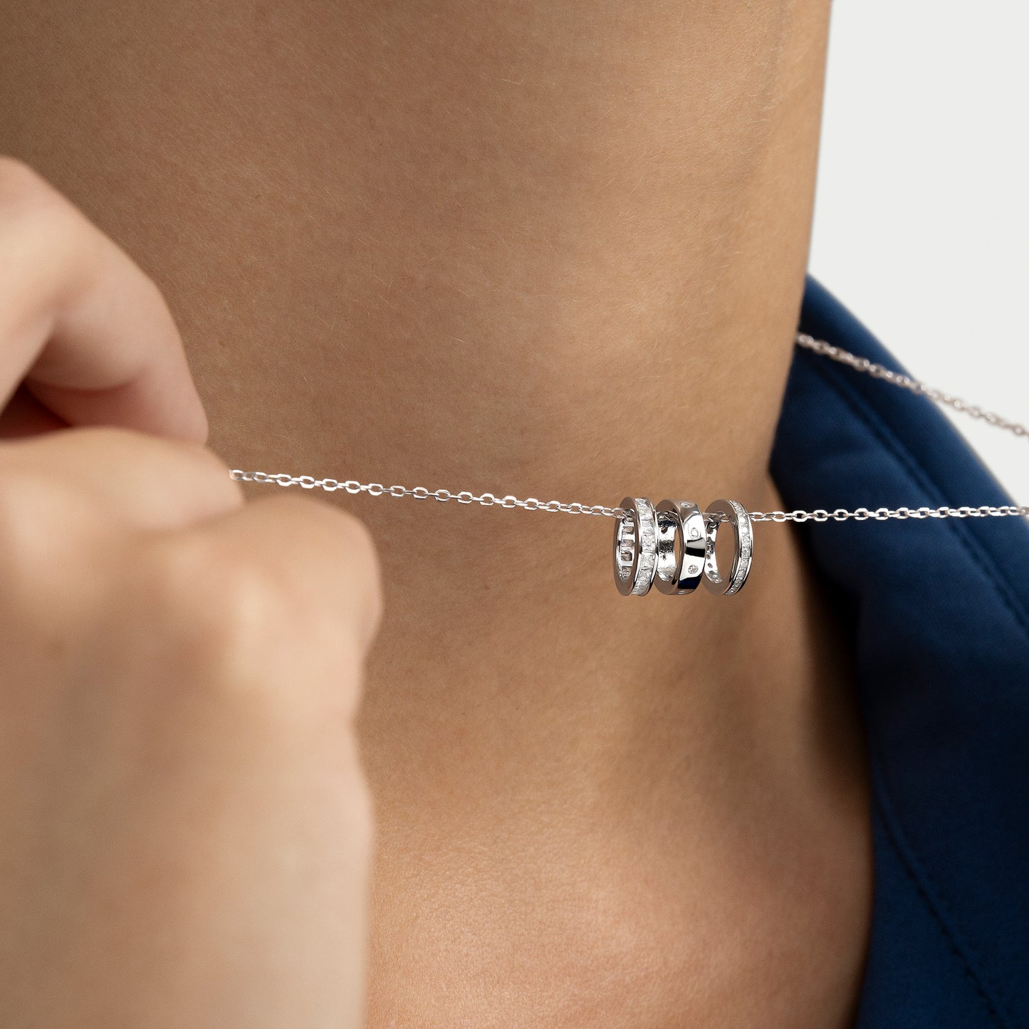 Collar de plata tres círculos con circonitas y pavé