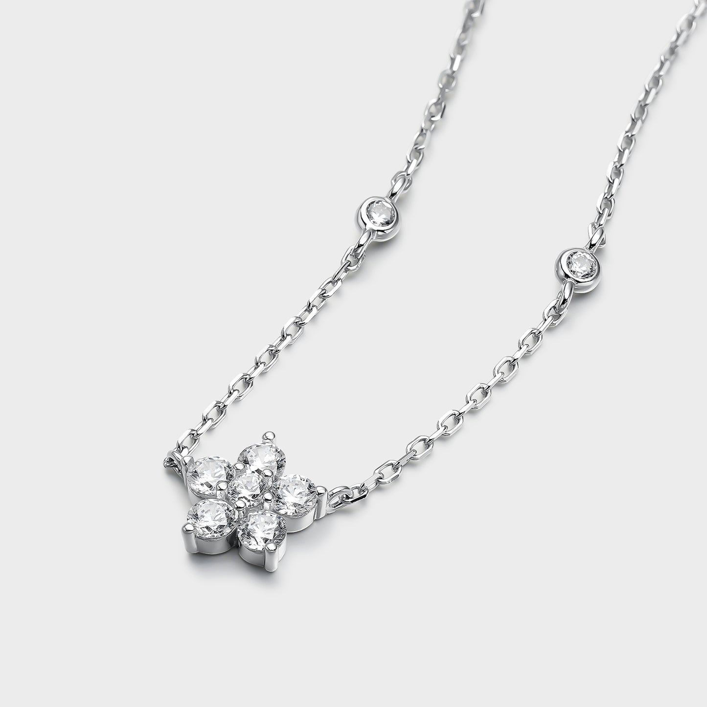 Collar de plata y circonitas colgante de flor