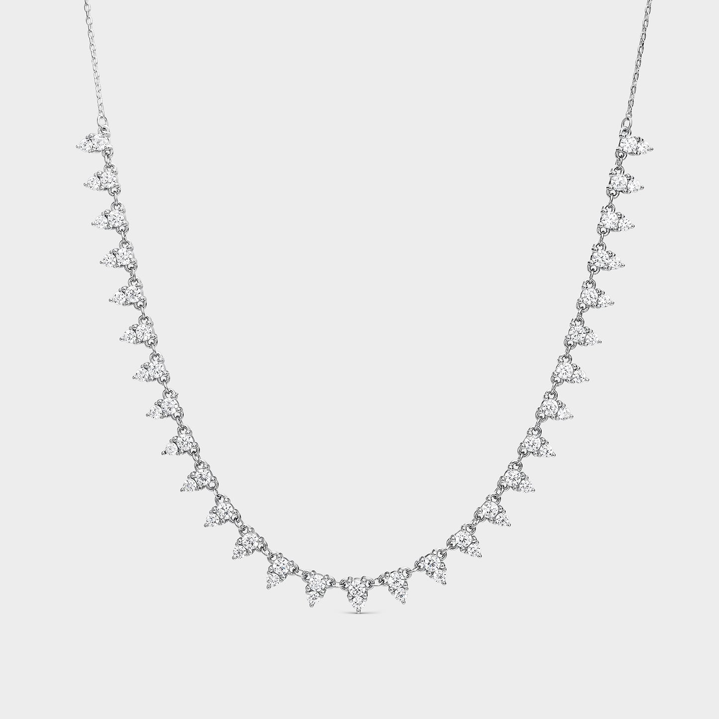 Collar de plata y circonitas triangulares