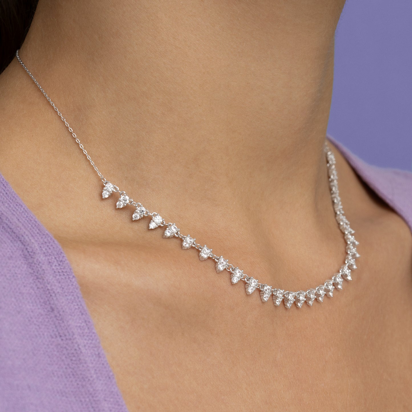 Collar de plata y circonitas triangulares