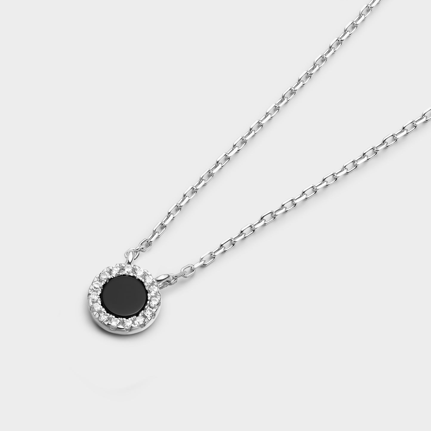 Collar círculo pequeño ónix y circonitas blancas