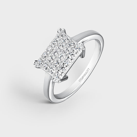 Anillo de plata pavé de circonitas motivo cuadrado