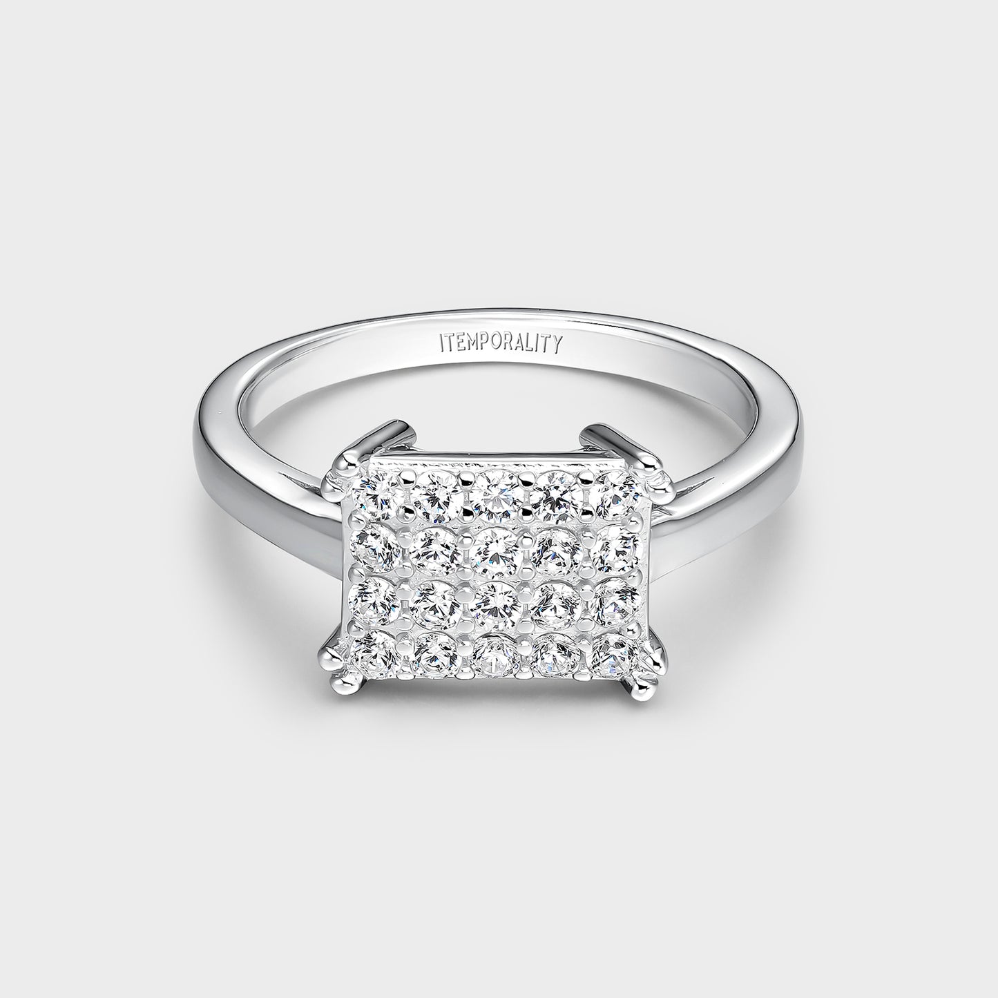 Anillo de plata pavé de circonitas motivo cuadrado