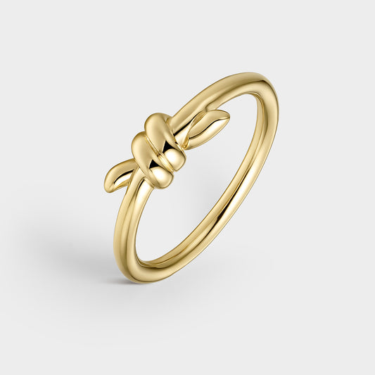 Anillo de plata bañada en oro forma de nudo