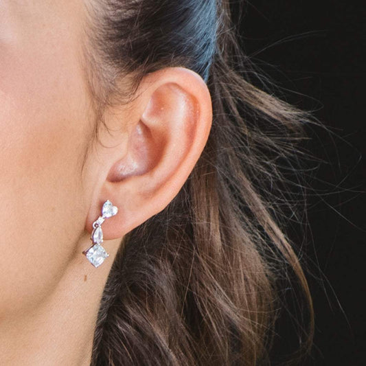 Pendientes asimétricos circonitas blancas - Elegantes y Sofisticados