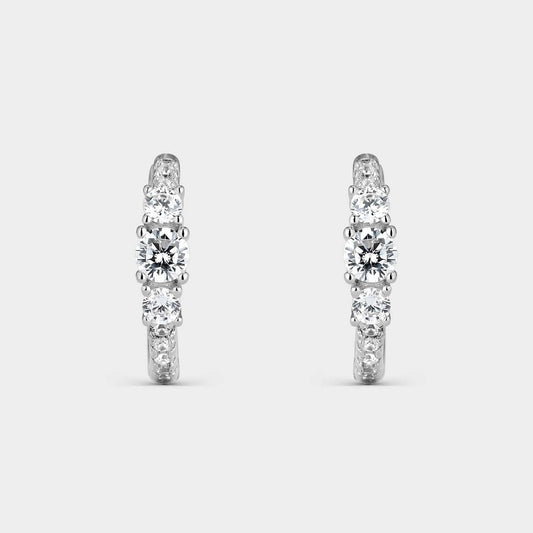 Pendientes criollas de plata con circonitas blancas de distintos tamaños