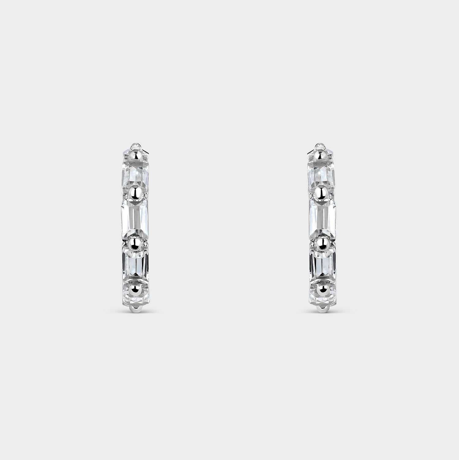 Pendientes criollas de plata abiertas con  circonitas blancas rectangulares