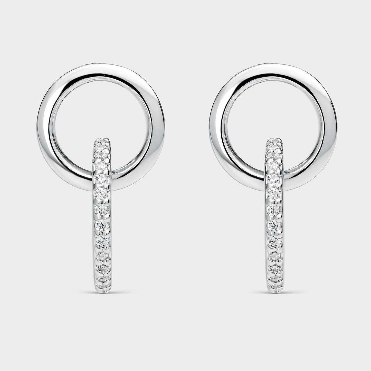 Pendientes de plata entrelazados con circonitas
