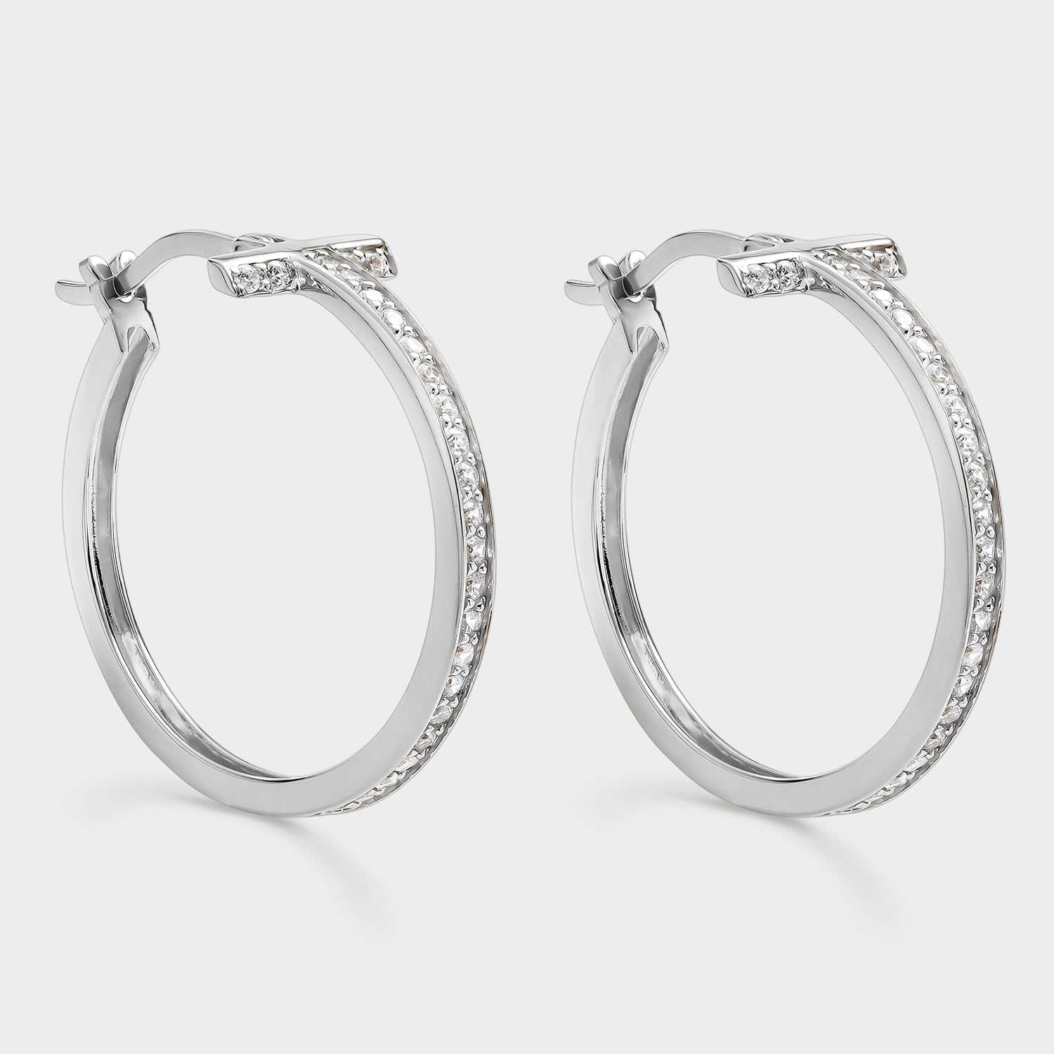Pendientes de plata con letra T y circonitas blancas