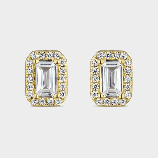 Pendientes de plata bañada en oro amarillo con circonita rectangular engastada en 4 garras  rodeada de circonitas pequeñas todas ellas blancas