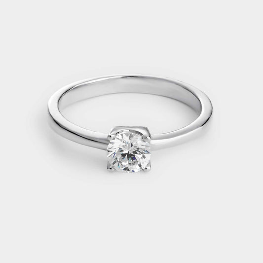 Anillo solitario plata con circonita de 5,25 mm montada sobre 4 garras